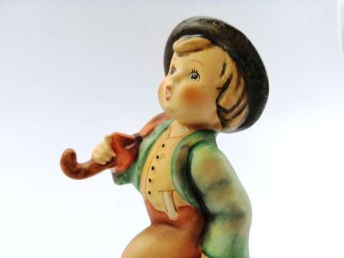 Goebel Hummel Figurine, Merry Wanderer