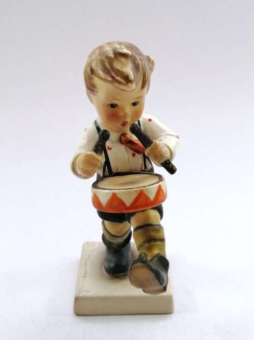 Goebel Hummel Figurine, Merry Wanderer