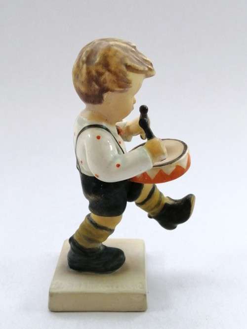 Goebel Hummel Figurine, Merry Wanderer