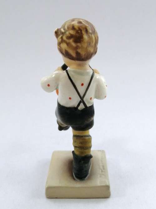 Goebel Hummel Figurine, Merry Wanderer