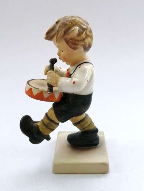 Goebel Hummel Figurine, Merry Wanderer
