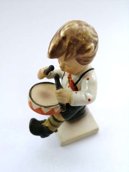 Goebel Hummel Figurine, Merry Wanderer