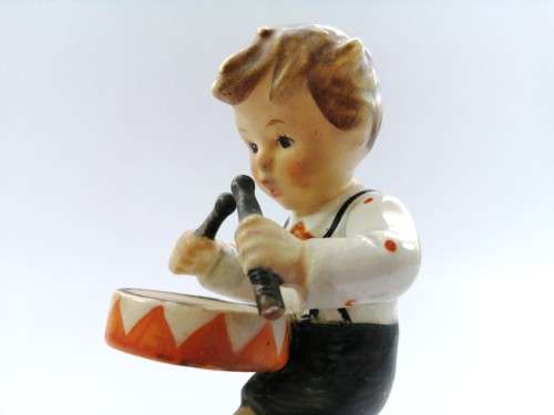Goebel Hummel Figurine, Merry Wanderer