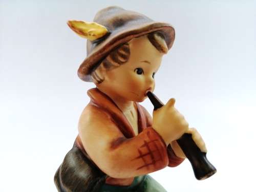 Goebel Hummel Figurine, Little Tooter