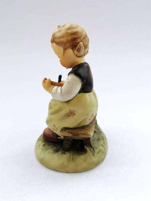 Goebel Hummel Figurine, Lost Sheep