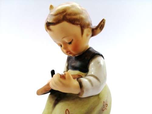 Goebel Hummel Figurine, Lost Sheep