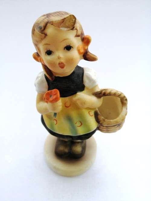 Goebel Hummel Figurine, Sister