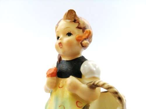 Goebel Hummel Figurine, Sister