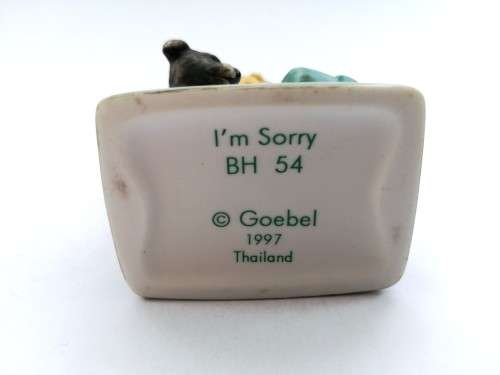 Goebel Hummel Figurine, Sister