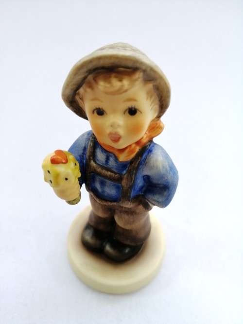 Goebel Hummel Figurine, Flowers for mother