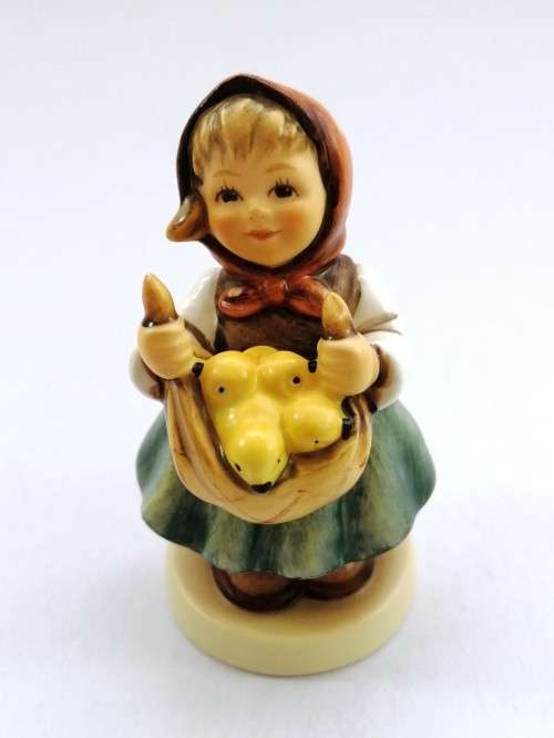 Goebel Hummel Figurine, Chicken Licken