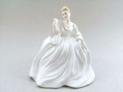 Coalport Figurine Ladies Of Fashion Samantha