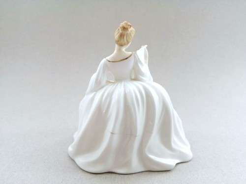 Coalport Figurine Ladies Of Fashion Samantha
