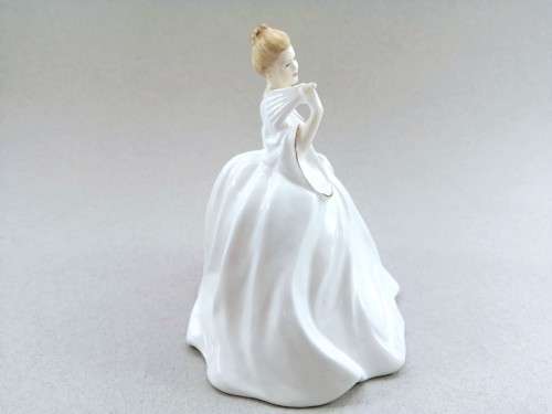Coalport Figurine Ladies Of Fashion Samantha