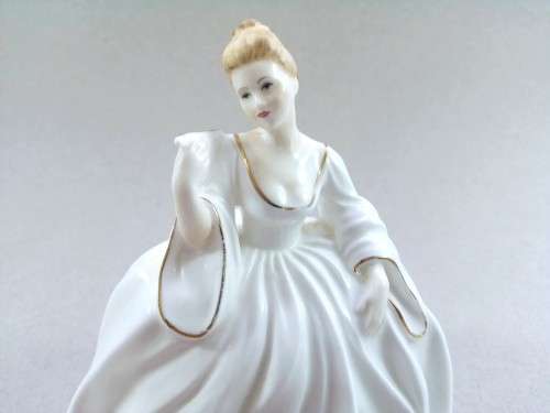 Coalport Figurine Ladies Of Fashion Samantha