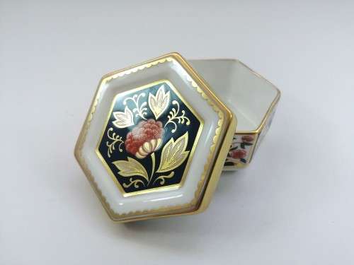Vintage Royal Crown Derby English Bone China Hand Painted Imari Pattern 1298 Hexagonal Trinket Box