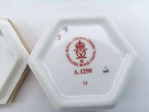 Vintage Royal Crown Derby English Bone China Hand Painted Imari Pattern 1298 Hexagonal Trinket Box