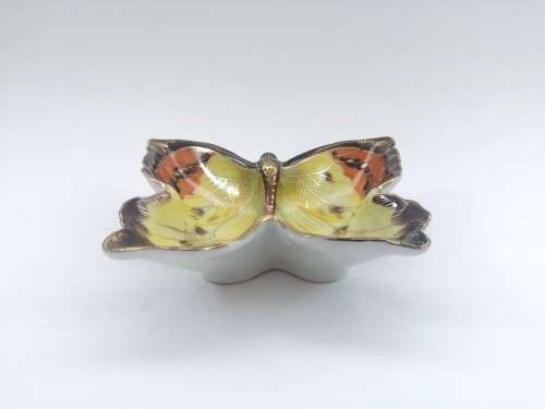 Crest Wear  City of Worcester Porcelain Trinket Box
