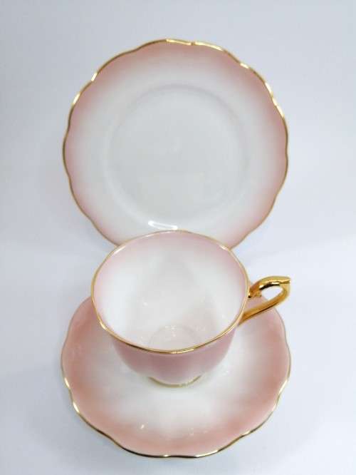 Royal Albert ` RAINBOW ` Pink Hampton shape Tea Cup Saucer and Plate Fine Bone China England