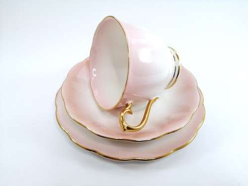 Royal Albert ` RAINBOW ` Pink Hampton shape Tea Cup Saucer and Plate Fine Bone China England