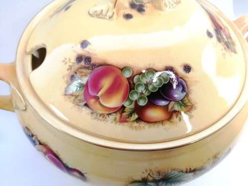 Aynsley orchard gold bone china porcelain Large Soup Tereen in the Orchard Gold
