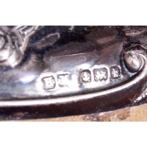 Cased hallmarked silver vanity / dressing set, hallmarked: Henry Matthews, Birmingham, 1909