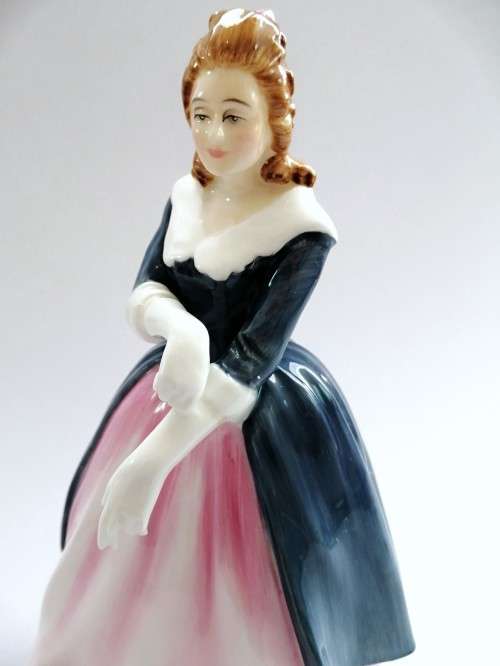 Royal Doulton Bone China Figurine Maxine Modelled By Adrian Hughes 1988 HN3199