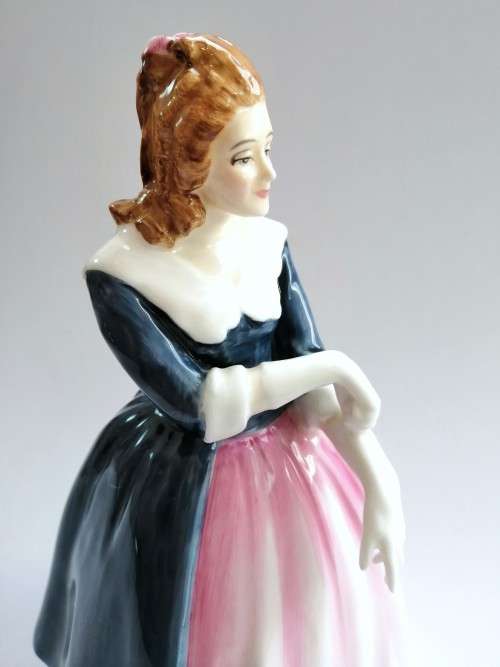 Royal Doulton Bone China Figurine Maxine Modelled By Adrian Hughes 1988 HN3199