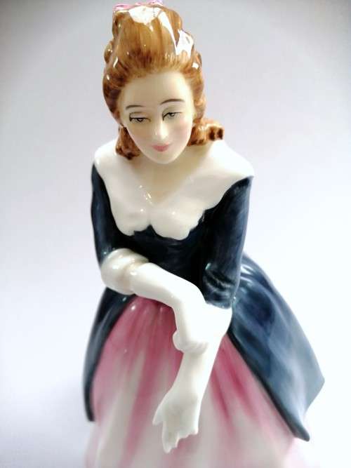 Royal Doulton Bone China Figurine Maxine Modelled By Adrian Hughes 1988 HN3199