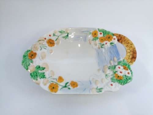 Gorgeous Clarice Cliff for Newport Pottery moulded, hand painted serving bowl.