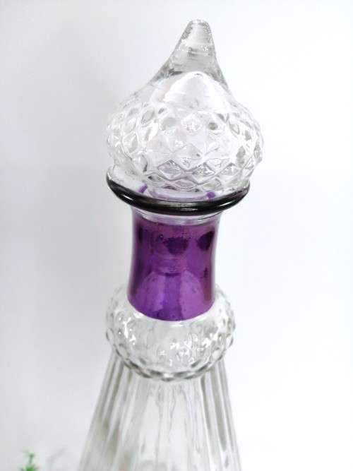 PROHIBITION ERA (1935-1964) CLEAR CUT GLASS GENIE DECANTER WITH PURPLE RING NECK