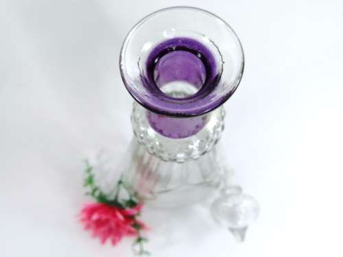 PROHIBITION ERA (1935-1964) CLEAR CUT GLASS GENIE DECANTER WITH PURPLE RING NECK