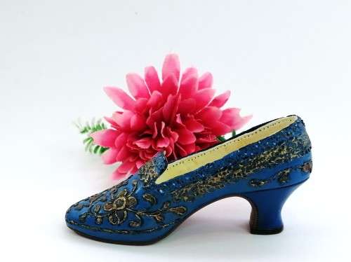 Just The Right Shoe - The Empress Style - Item 25012 by Willitts Design