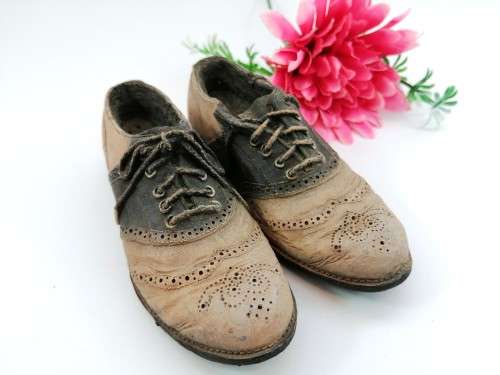 Keypoint miniature pair of shoes