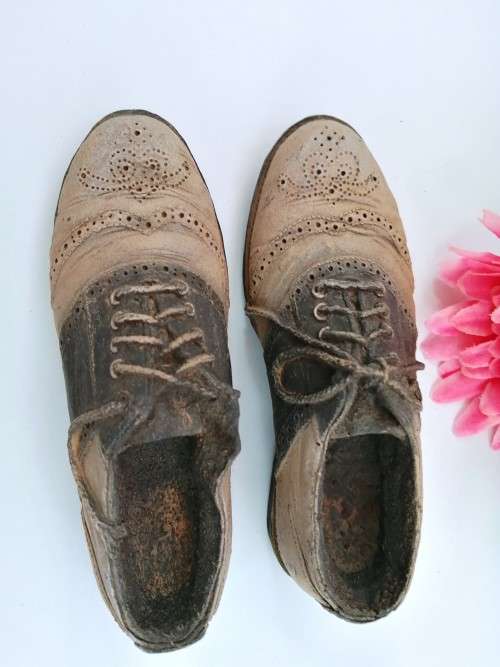 Keypoint miniature pair of shoes