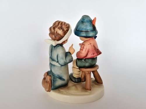 Goebel Hummel Little Nurse 376 Figurine TMK 6 Germany