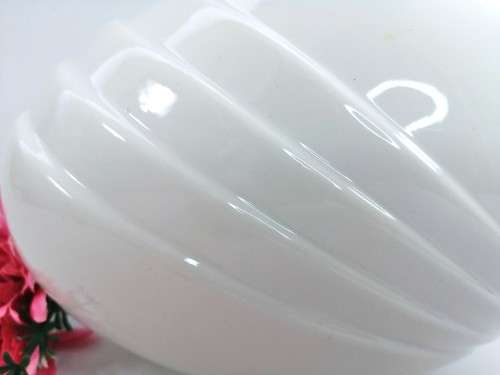 An exquisite Oval Mirenanion Portugal ceramic vase