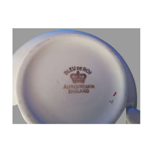 Bleu De Roi pattern of bone China made in England by Alfred Meakin. Gravy Boat