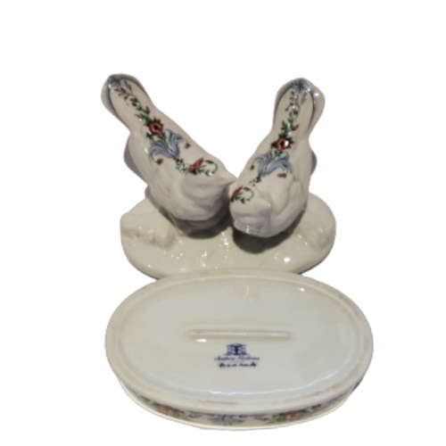 Elizabeth Arden Porcelain Southern Heirloom Lidded Container Pair of Love Doves