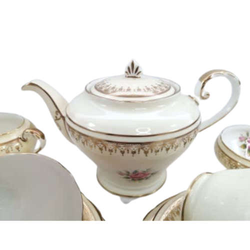 Aynsley Superb Two Setting Tea Set With Tea Pot