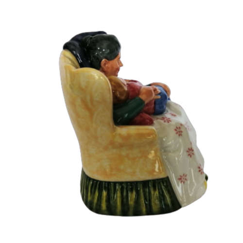 Royal Doulton Sweet Dreams Figurine HN2380 early version
