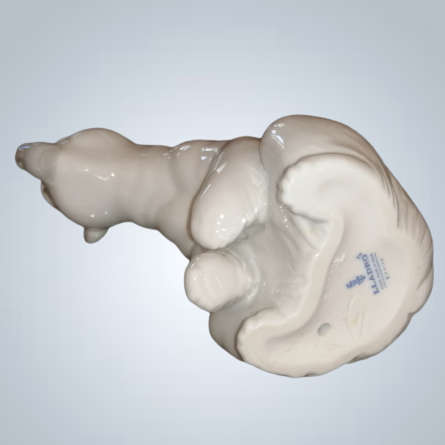 Lladro Large Sitting Polar Bear Figurine