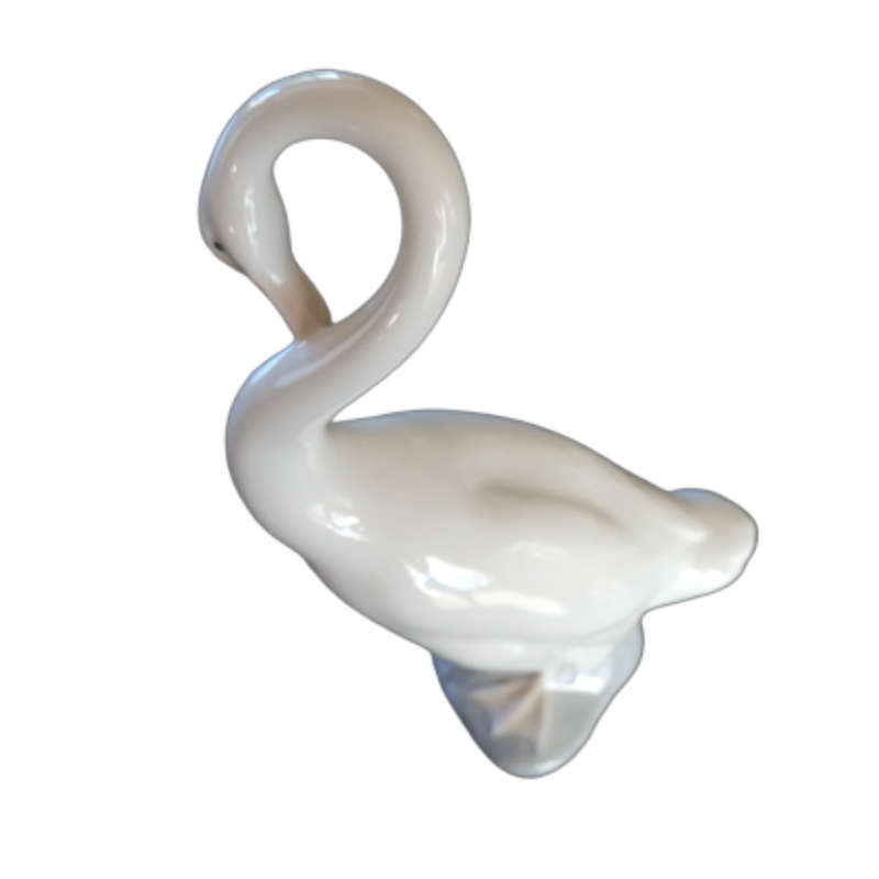 Lladro Nao Figure Features a Large Preening Goose