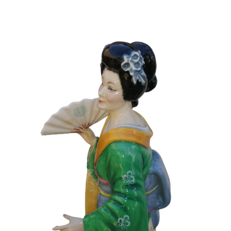 Royal Doulton Figurine HN2899 - `Yum Yum.` Geisha Girl Very Rare