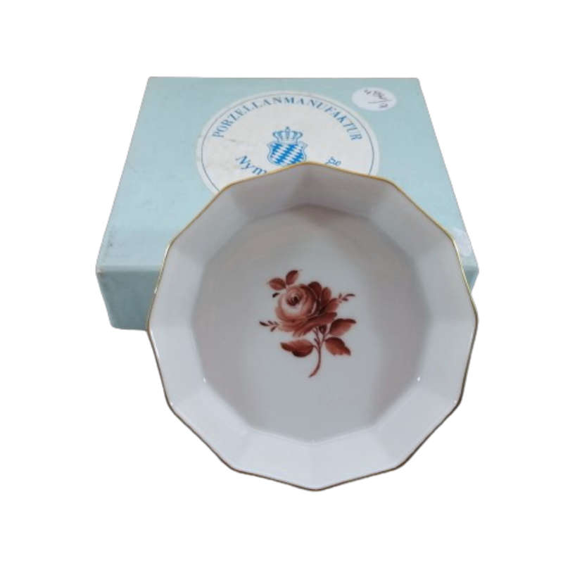 Porzellanufaktur Nymphenburg  Bone china small dish