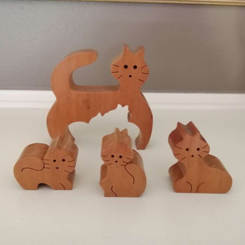 Cute Wooden Jigsaw Cat Family