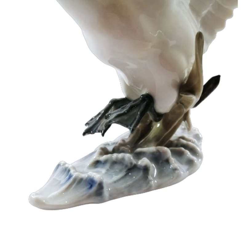 Hutschenreuther Vintage Porcelain `Swan in Flight` by artist Hans Achtziger