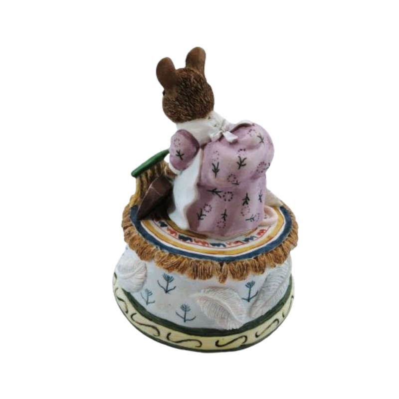 Border Fine Arts Beatrix Potter Hunca Munca Sweeping On Music Box