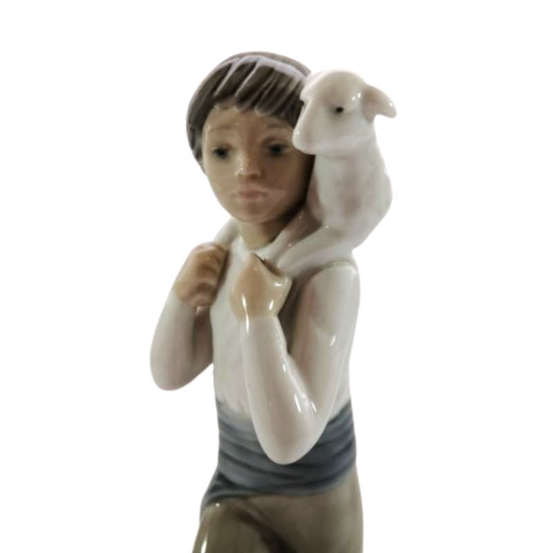 Nao Boy with a Lamb on his Shoulders 2919