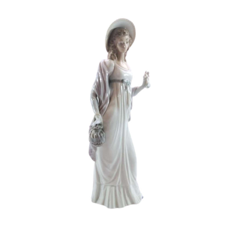 Lladro figurine retired Dainty Lady holding a Handkerchief and Purse